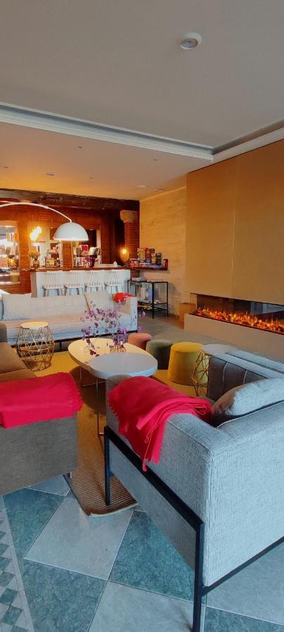 Hotel & Restaurant Figueres Parc Els Hostalets  Екстер'єр фото