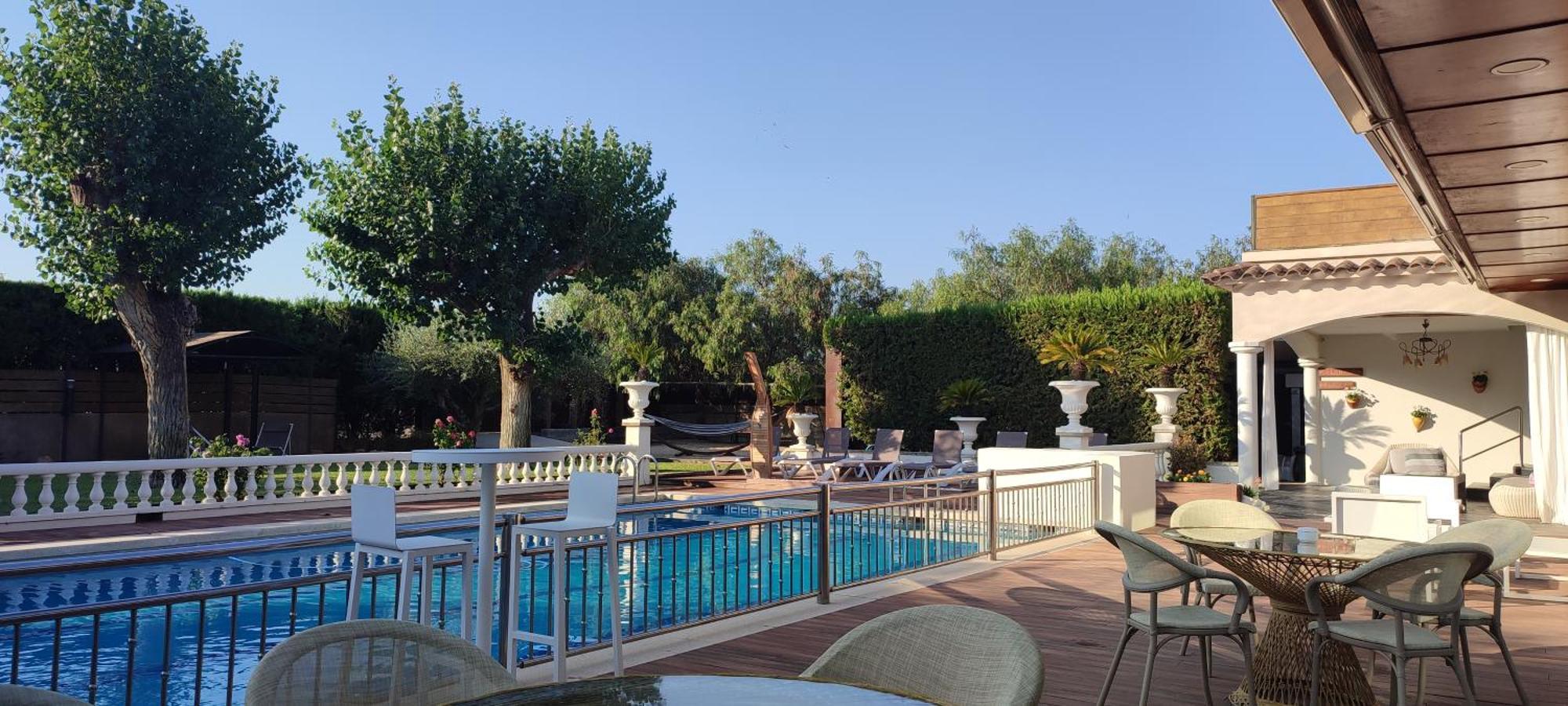 Hotel & Restaurant Figueres Parc Els Hostalets  Екстер'єр фото