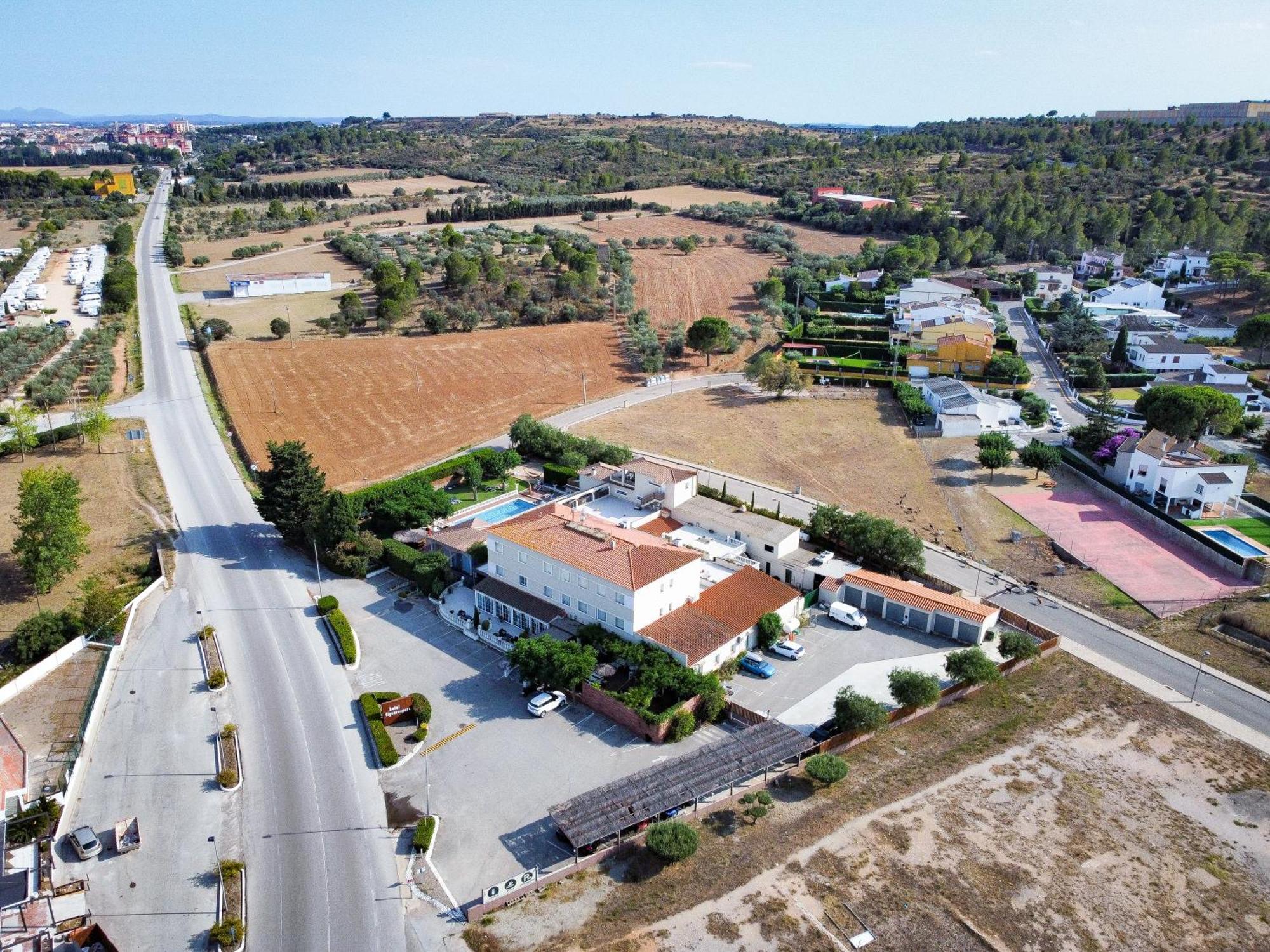 Hotel & Restaurant Figueres Parc Els Hostalets  Екстер'єр фото