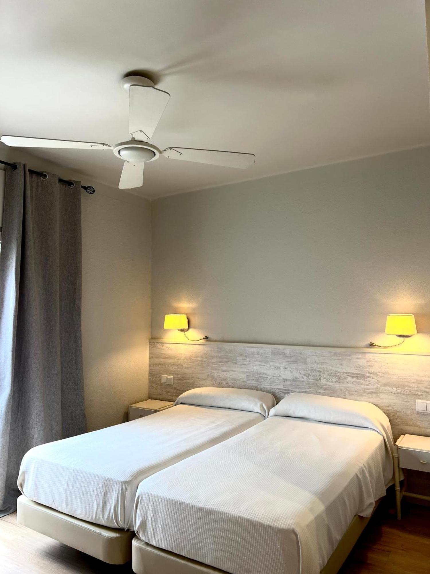 Hotel & Restaurant Figueres Parc Els Hostalets  Екстер'єр фото