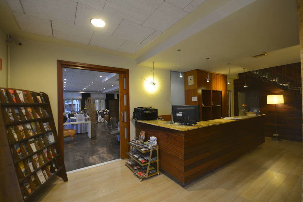 Hotel & Restaurant Figueres Parc Els Hostalets  Екстер'єр фото